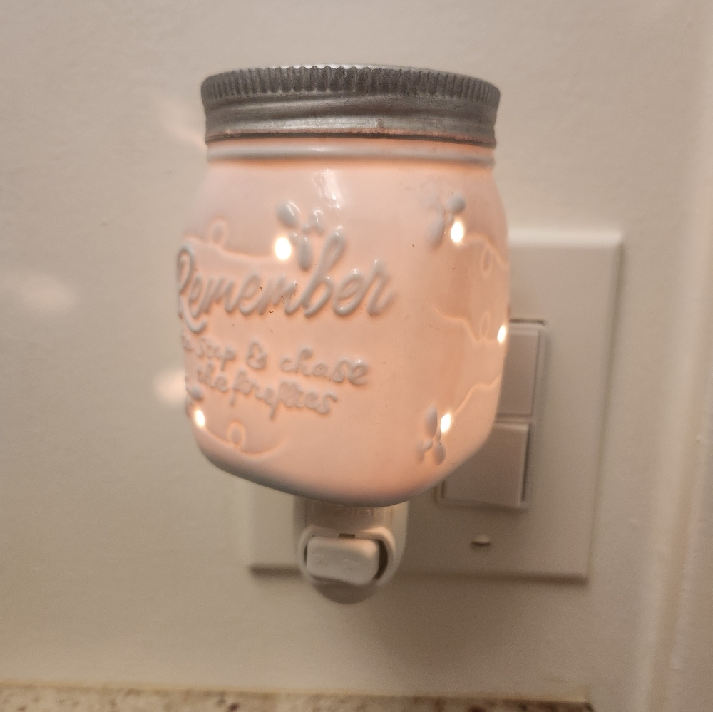 Mini scentsy warmer